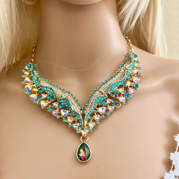 Eye Candy Arielle Statement Necklace Green/Turquoise / Crystal. - Picture 7 of 8